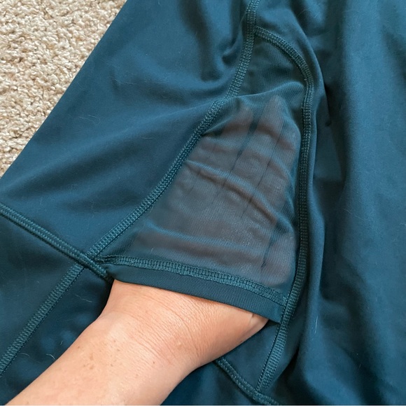 *DONATED* All In Motion | Target | Workout Capris | Pockets | XXL - Picture 2 of 7